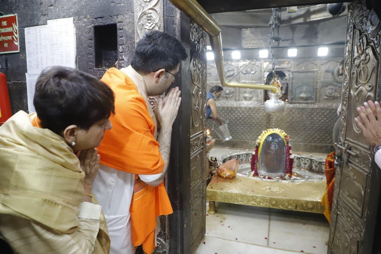 To note, Raghav and Parineeti are often seen visiting holy places on special occasions. Before their marriage, the couple had visited same temple to sought blessings.
